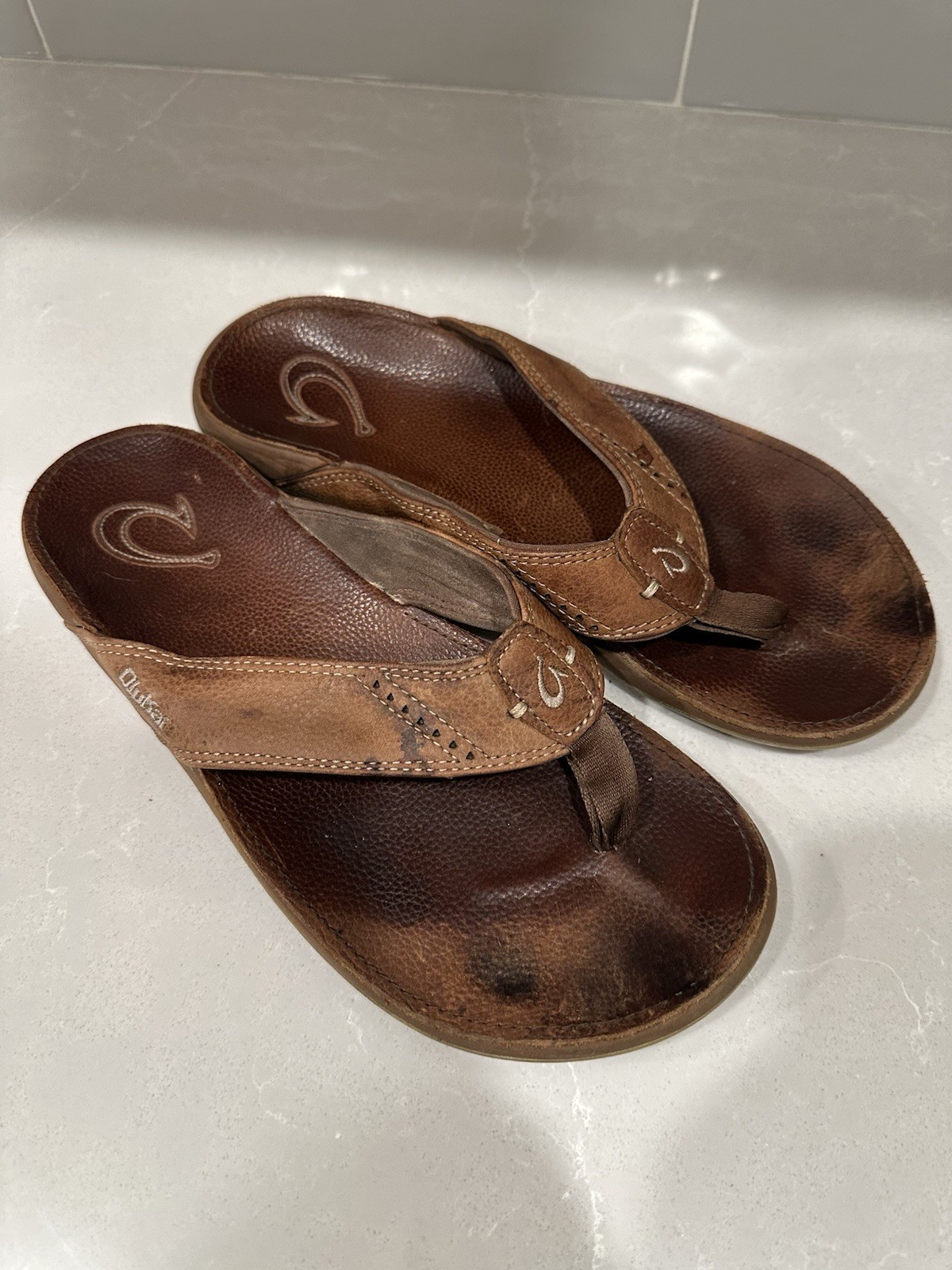 Olukai Nui Men's Size 9 Brown Leather Flip Flops Sandals 10239-image