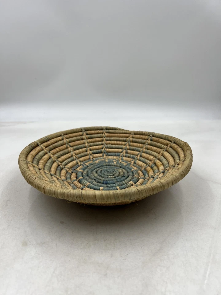 Vintage Handwoven Seagrass Basket Shallow Plate Boho Rustic Decor 9" Wide - Image 2 of 4
