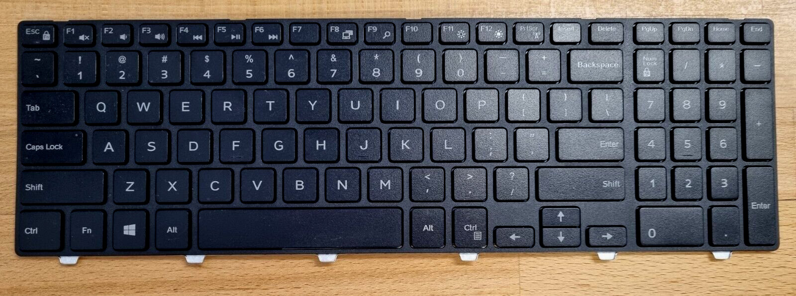 Clavier QWERTY US Dell Inspiron 15 pour réparer vos touches