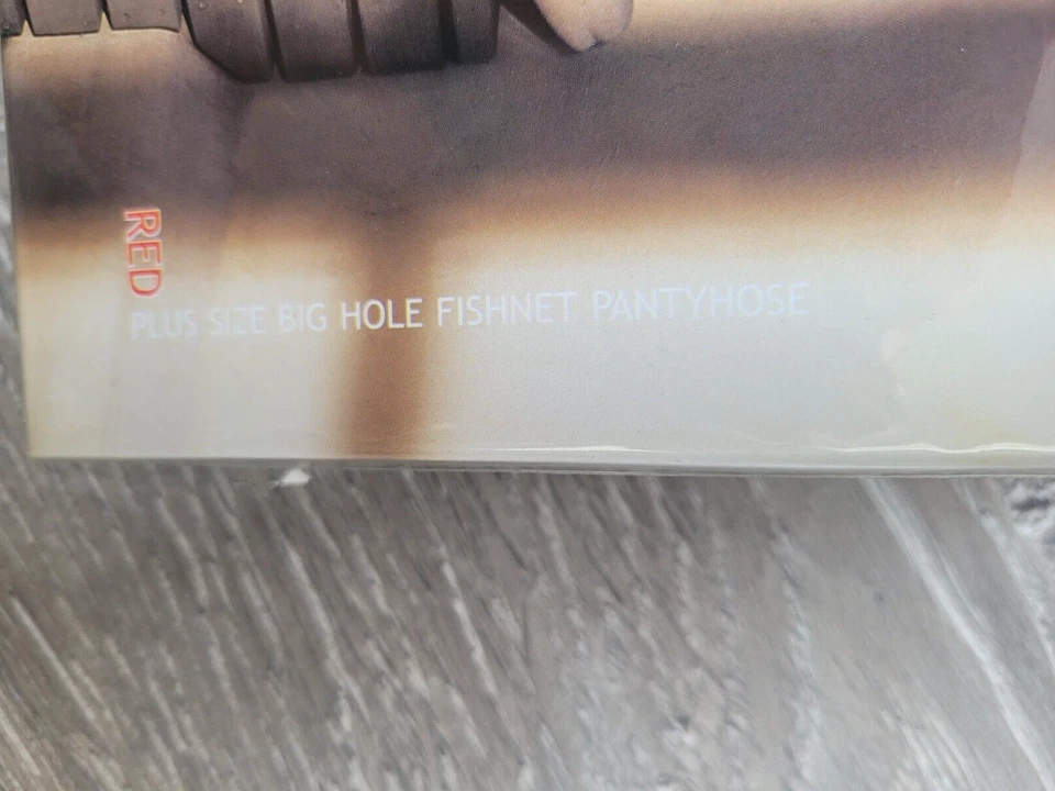 Medias sexy rojas talla grande Fishnet de Shirley Of Hollywood Foto 2 de 4