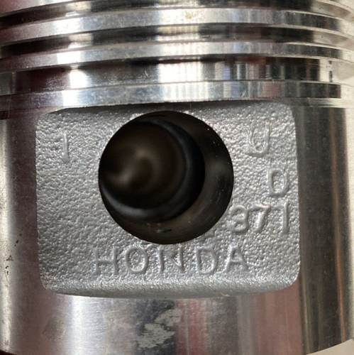 Honda GL1000 .50 Pair of Pistons - New Old Stock - Part No 13103-377-008 - Picture 4 of 7