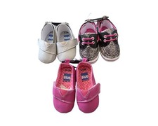 Baby shoes for 9-12months. 3 pairs for 10