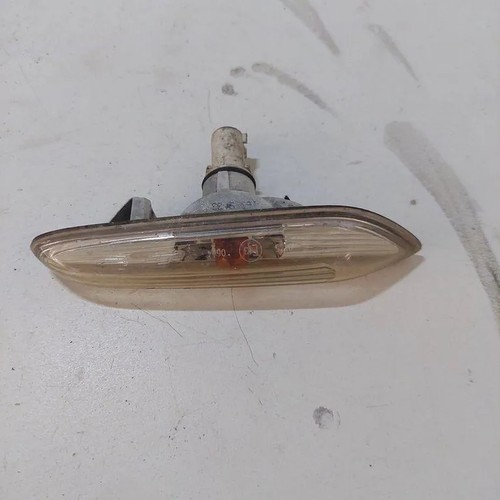 BMW 3 Touring E46 Kotflügelblinker vorne rechts 4166r 2.00 Diesel 34309313