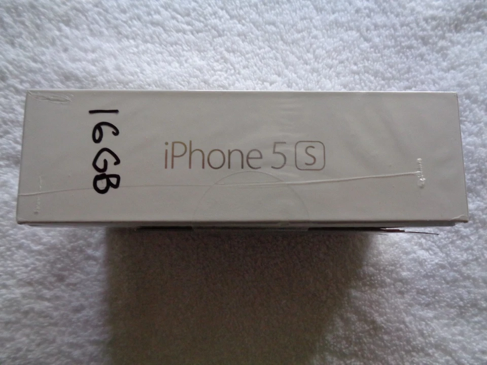 BRAND NEW APPLE iPhone 5s, Silver, 16GB ***Factory Sealed*** - Image 4 of 4