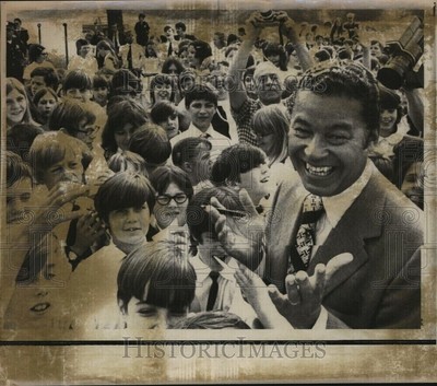 1972 Senator Edward Brooke R-Massre-Election Campaign 9X8 Historic Vintage Photo