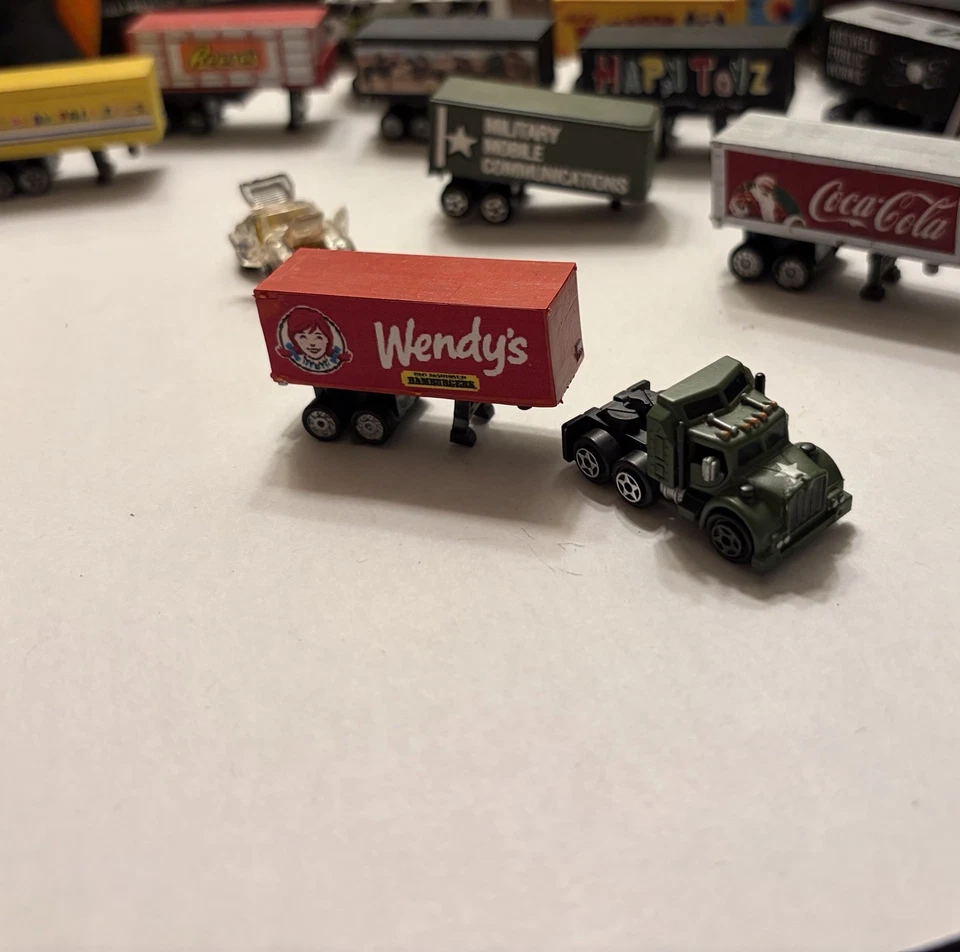Remolque Wendys personalizado a escala MicroMachines (OTROS VEHÍCULOS NO INCLUIDOS) Foto 2 de 4
