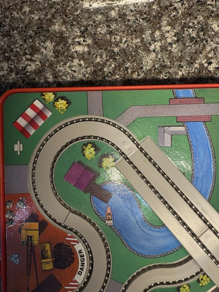 Galoob Micro Machines 电动 LapTop Racing 1992 套装 罕见 带 1 个汽车作品 阅读 — 第 2/4 张图片