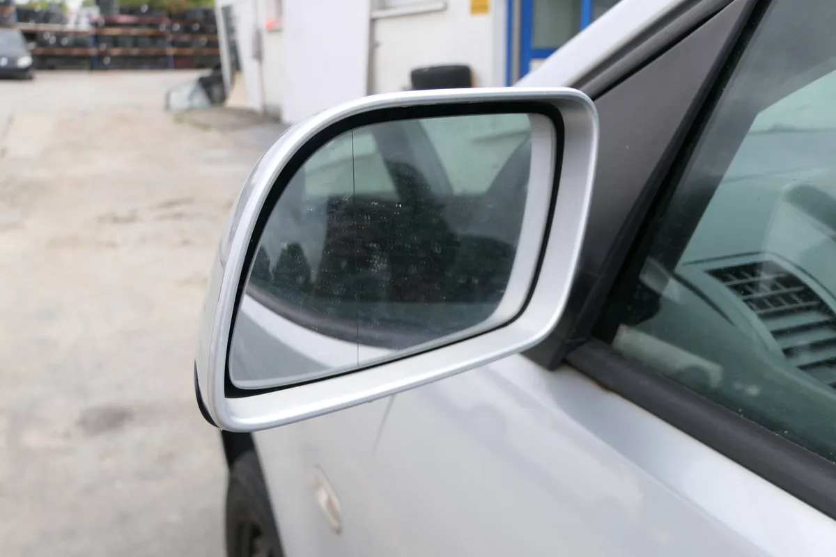 VW Polo 9N 9N3 elektrischer Spiegel Außenspiegel rechts vorne