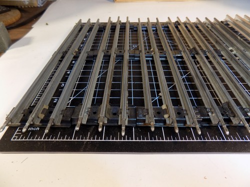 O Lionel 8 pieces O-gauge hi-rail straight track w/pins (H052311) - Picture 4 of 7