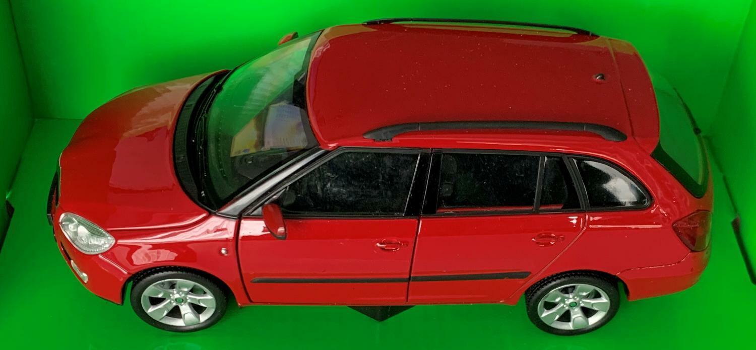 Skoda Fabia Estate 2, 2009 in red, 1:24 scale diecast model from Welly, 22519R