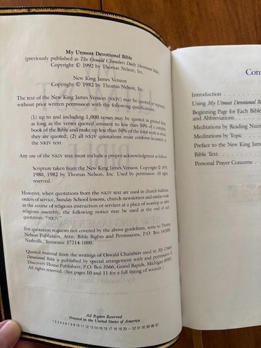 NKJV My Utmost Devotional Bible Oswald Chambers Black Genuine Leather - Picture 5 of 6