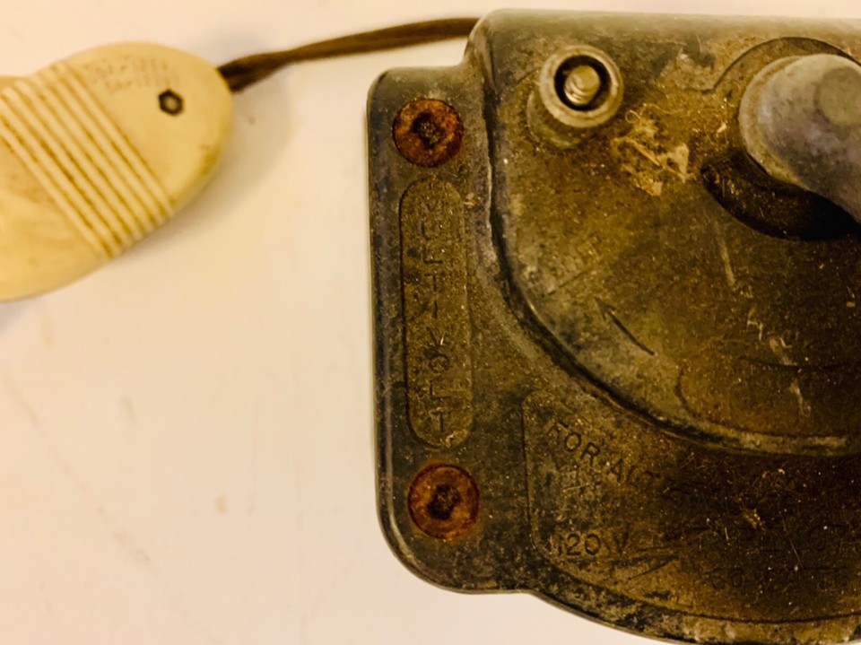 Vintage Lionel Type 1073 Train Transformer 60W 120 Volts Multivolt