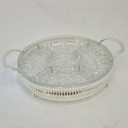 Crystal Sectional Dish on a Silver Plated Stand, Vtg Cut Glass Hors-d'ouvre - Picture 3 of 10