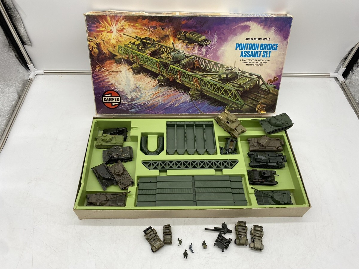 Vintage 1974 Airfix Pontoon Bridge Assault Set HO-OO Scale