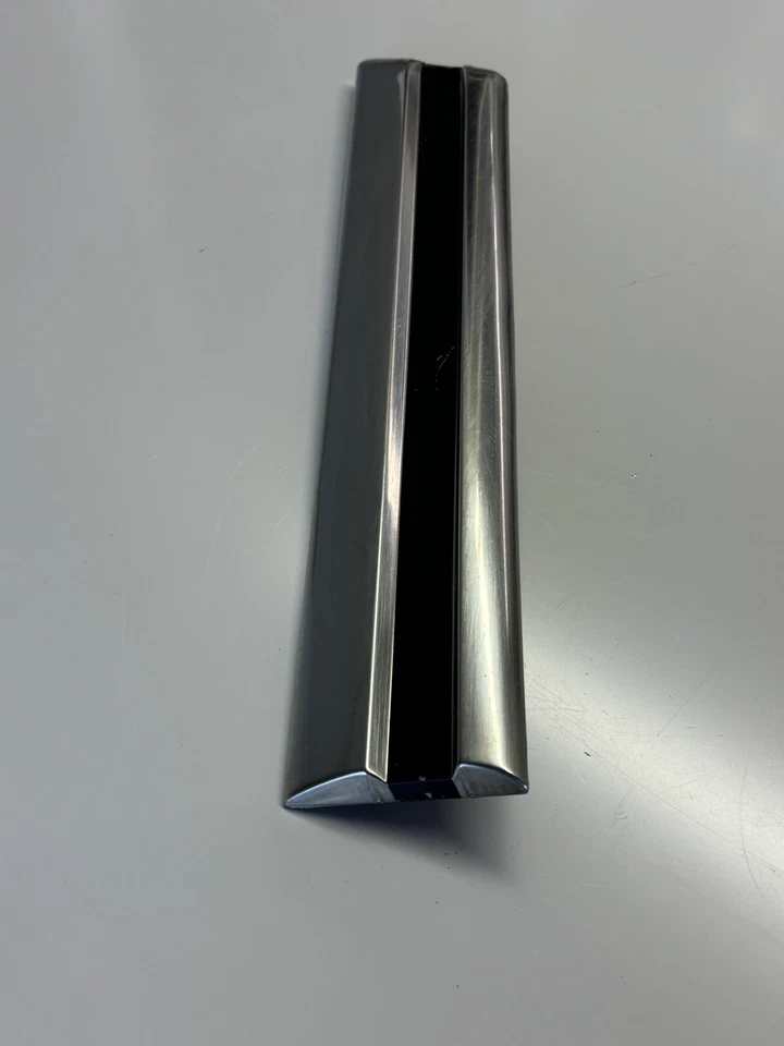 1976-80 International Scout 2 , Travelall, Traveller, RH Fender Trim , Stainless - Image 3 of 4