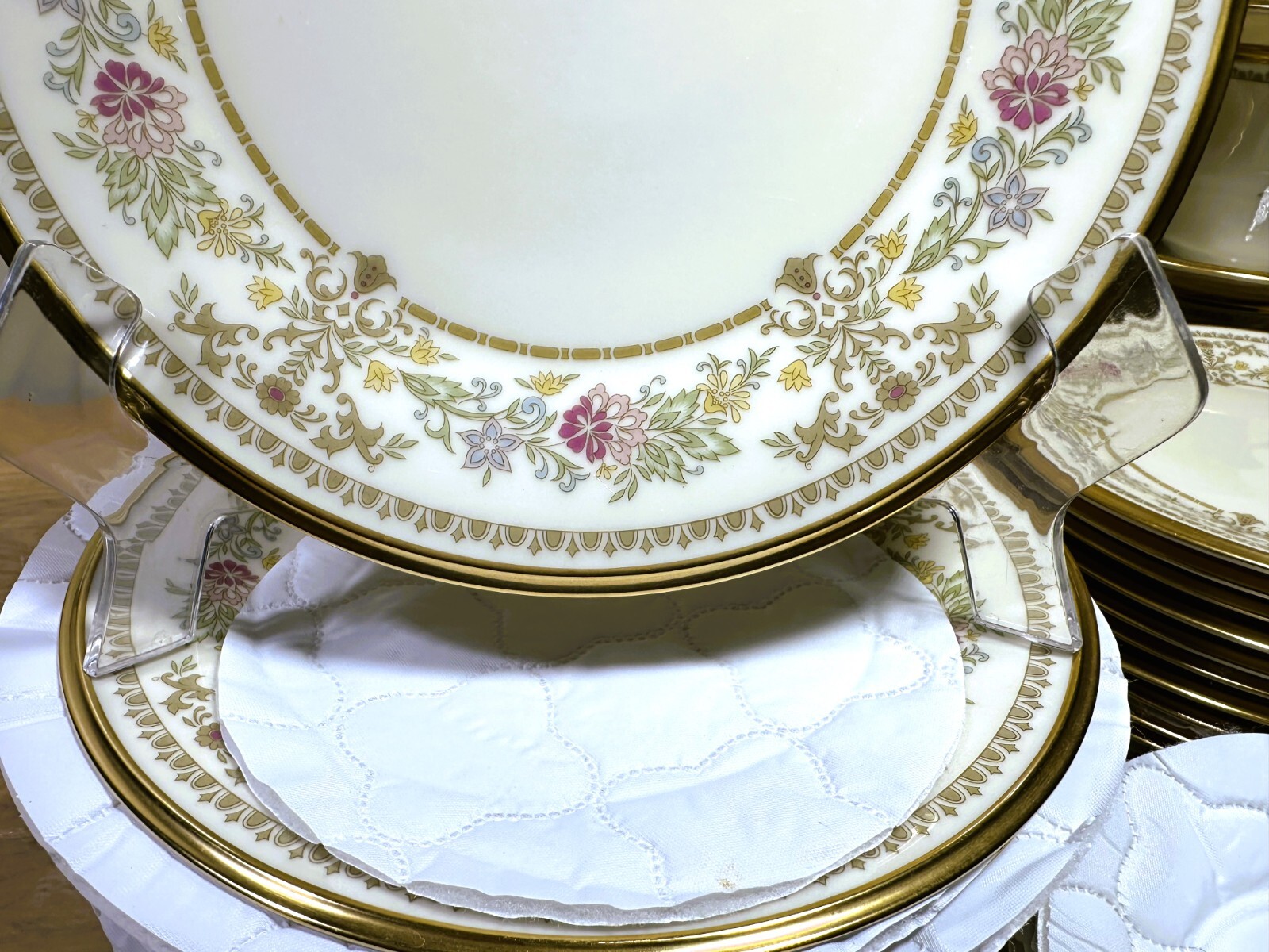 LENOX CASTLE GARDEN CHINA 24 KGOLD TRIM * 5PIECE PLACE SETTING FOR 12