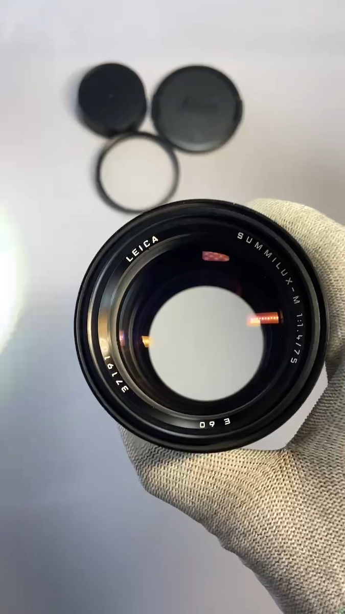 Leica Summilux-M 75mm f/1.4 E60 MF Lens For M Mount [Near