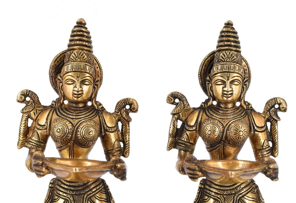 Estatua DeepLaxmi de latón de ballena blanca con espacio de soporte de bricolaje - Estatua Deep Lakshmi Foto 2 de 4