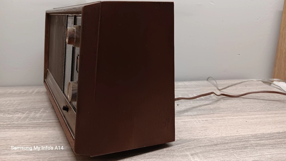 Vintage 1960’s Magnavox Solid State Table Radio Am /fm Works | eBay