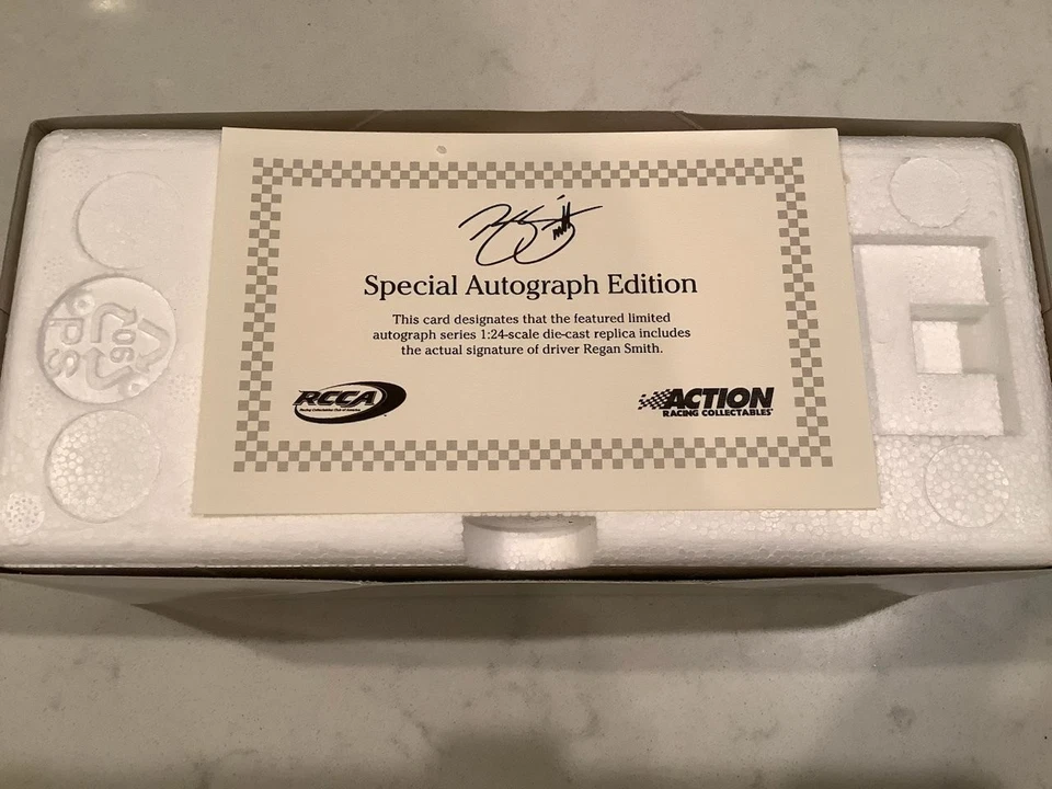 REGAN SMITH AUTOGRAFIADO 2013 TAXSLAYER APOYAMOS A NUESTRAS TROPAS FUNDIDO A PRESIÓN CON CERTIFICADO DE AUTENTICIDAD Y TARJETA Foto 2 de 4