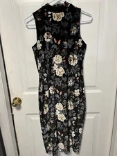 Women’s Signature Studio Velvet Black Floral Medium Dress