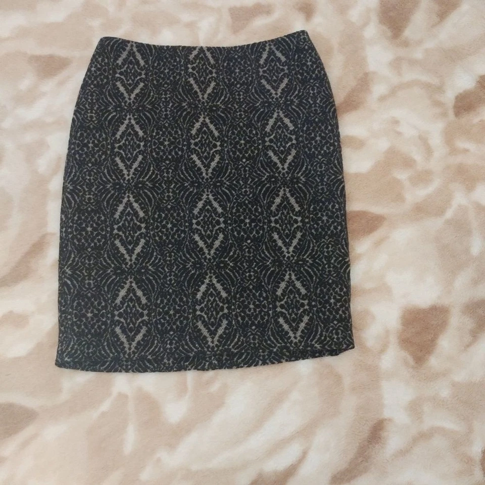 Talbot Black Damask Pencil Skirt NWT Size 6P - Image 2 of 4