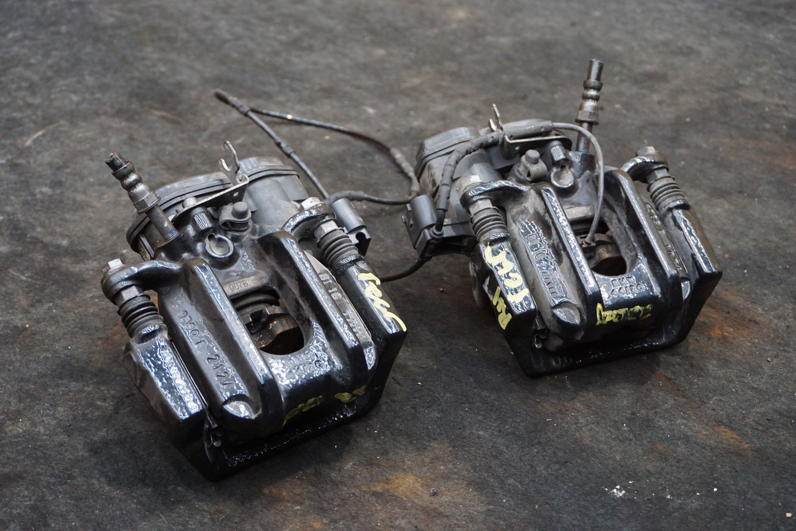 Set Rear Left & Right Brake Caliper Parking 34216870631 34216870632 BMW i8 14-17