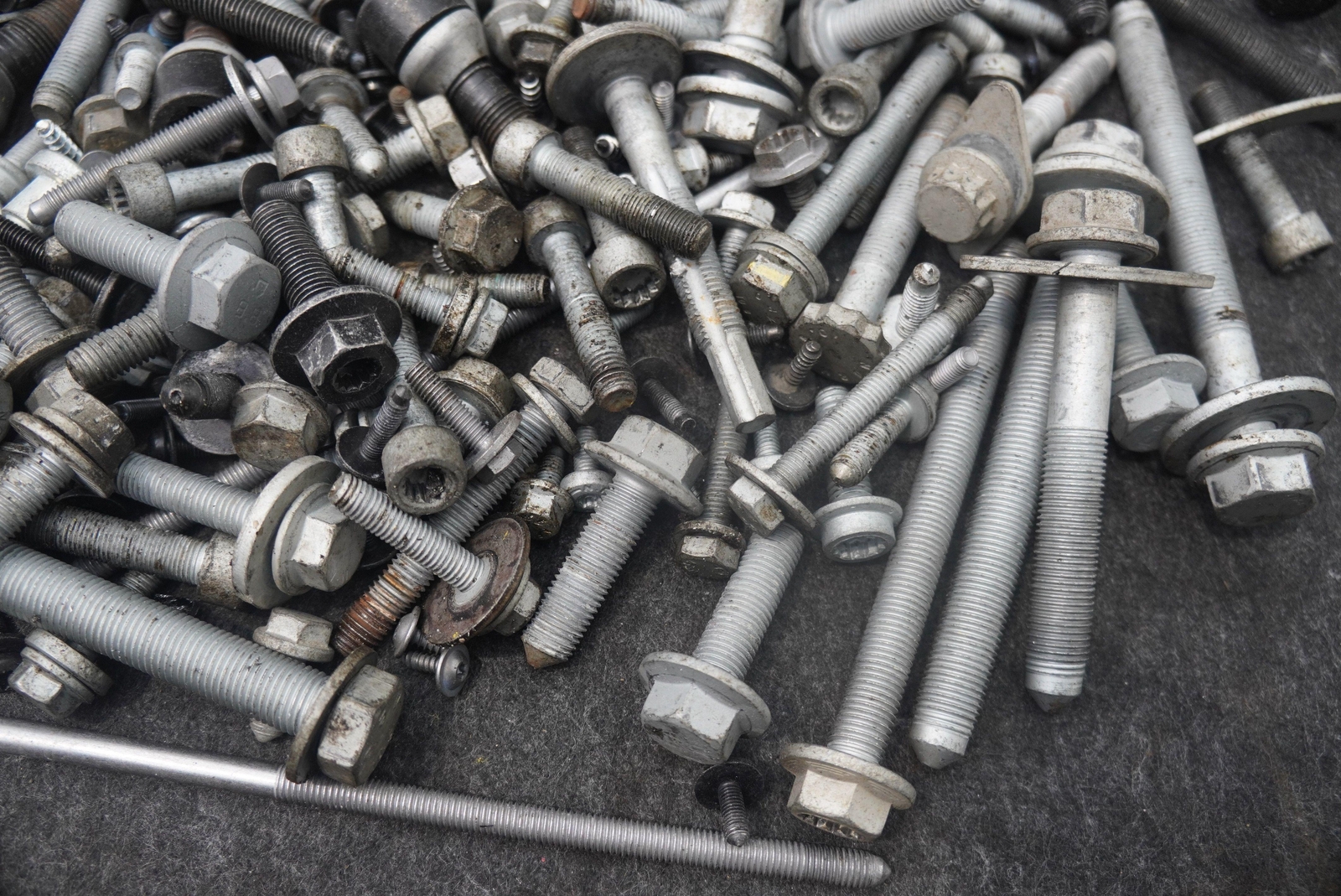 Miscellaneous Nut Bolt Screw Washer Assorted Hardware OEM Lamborghini Urus 2019
