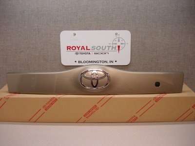 4S2 Driftwood Pearl Rear Tailgate Liftgate Handle Garnish For 04 09 Toyota Prius 153395136150
