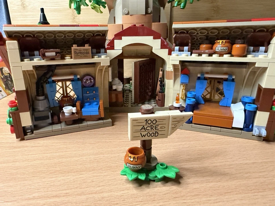 LEGO Ideas 21326 Winnie the Pooh, photo 2 of 5