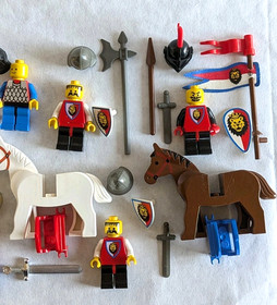 Lego Knights Royal King Castle #6090 Minifigures Horses Flags Swords Accessories