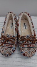 MINNETONKA CALLY Size 10M SLIPPERS Moccasins FUR LINED Aztec Tapestry Padded