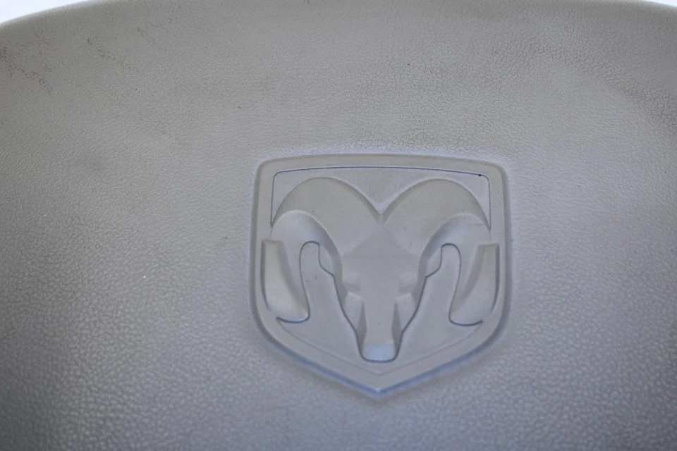 Ram 1500 2011-2012 consola central reposabrazos tapa de almacenamiento cubierta 1NN17GTVAC OEM Foto 3 de 4