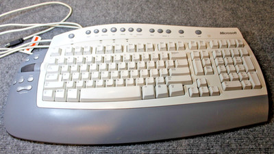 Microsoft Office USB Wired Keyboard Scroll Wheel Model RT9450 X08-75080 WORKS