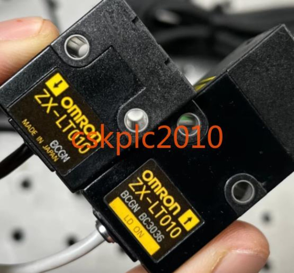1PCS Original OMRON laser alignment sensor ZX-LT010 in good