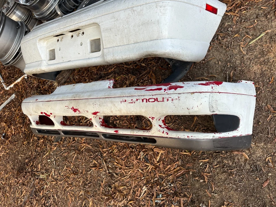 92-94 Plymouth Laser 1G 1GB OEM CUBIERTA DE PARACHOQUES DELANTERO Foto 2 de 4