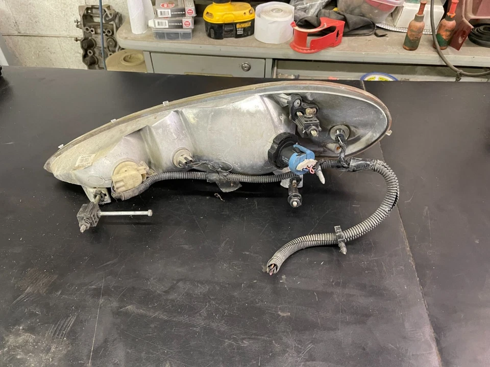 1999-2005 Pontiac Grand Am Right Passenger RH Headlight Front Lamp - Изображение 3 из 4