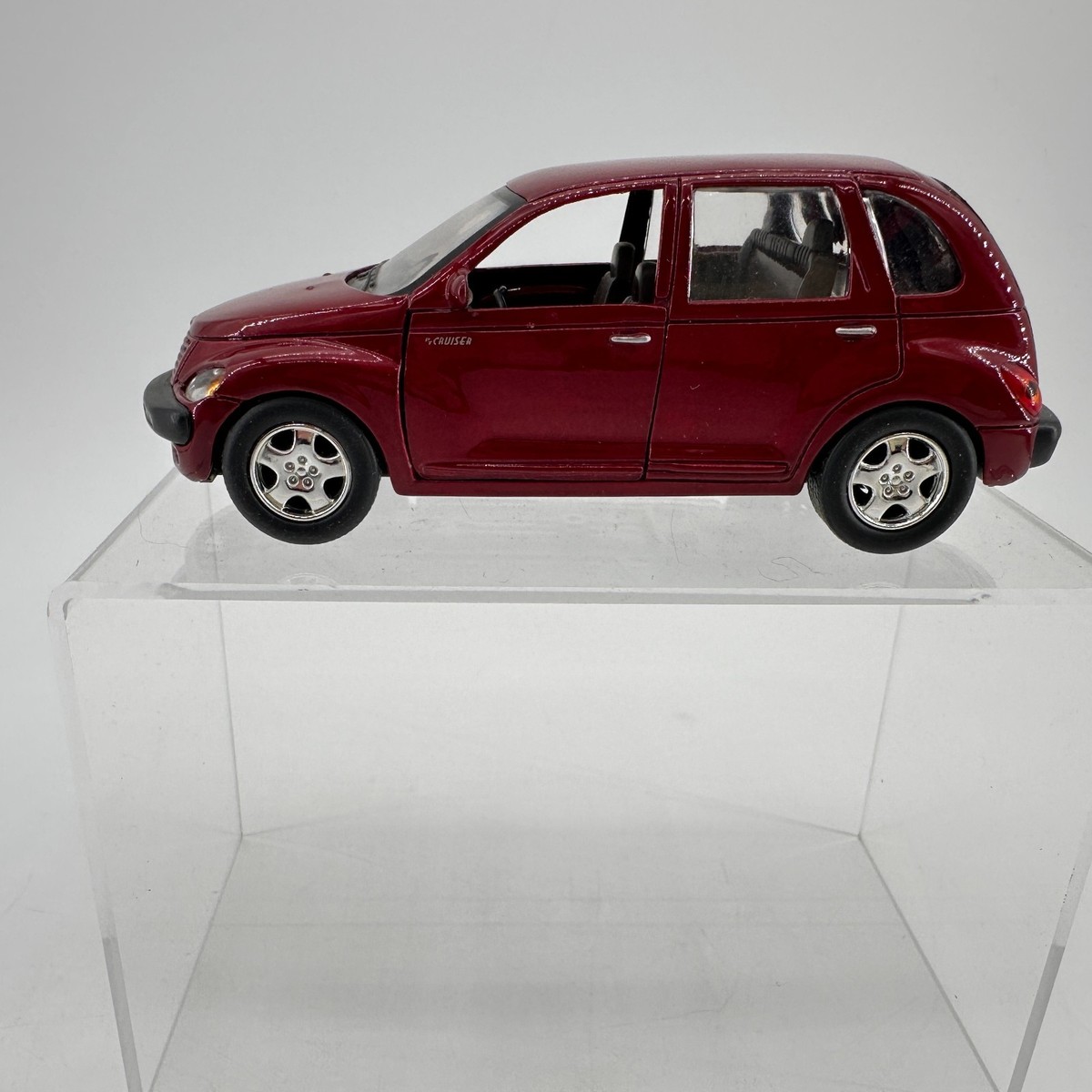 1:32 Chrysler PT Cruiser Diecast Model Car Burgundy Red Opening