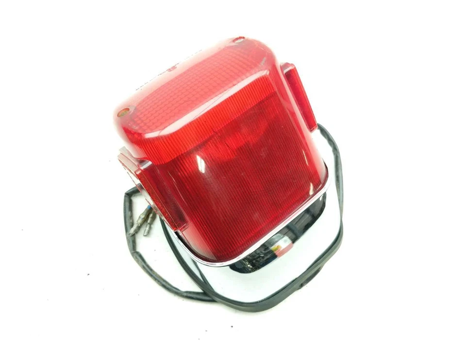 02 Yamaha XV250 Virago 250 Luz trasera Luz de freno trasera Lámpara Lente IATPE331 Foto 4 de 4