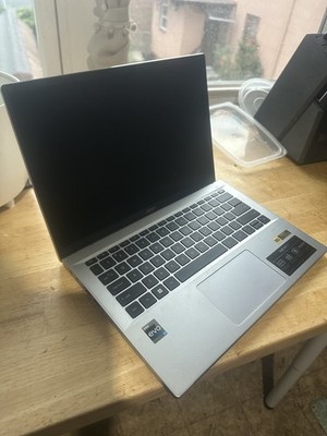 Acer Swift Go Intel Evo Laptop 14'' Intel Core i7-1355U Intel Iris Xe 16GB Ram