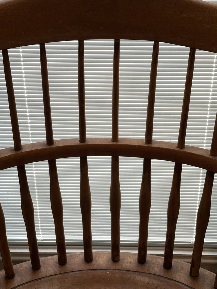 Silla trasera peine de capitán Windsor colonial de arce Nichols & Stone vintage Foto 3 de 4