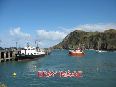 FOTOFÄHRE ZUR ISLE LUNDY ILFRACOMBE PIER, WO FÄHREN UND ANDERE BOOTE ANLEGEN.