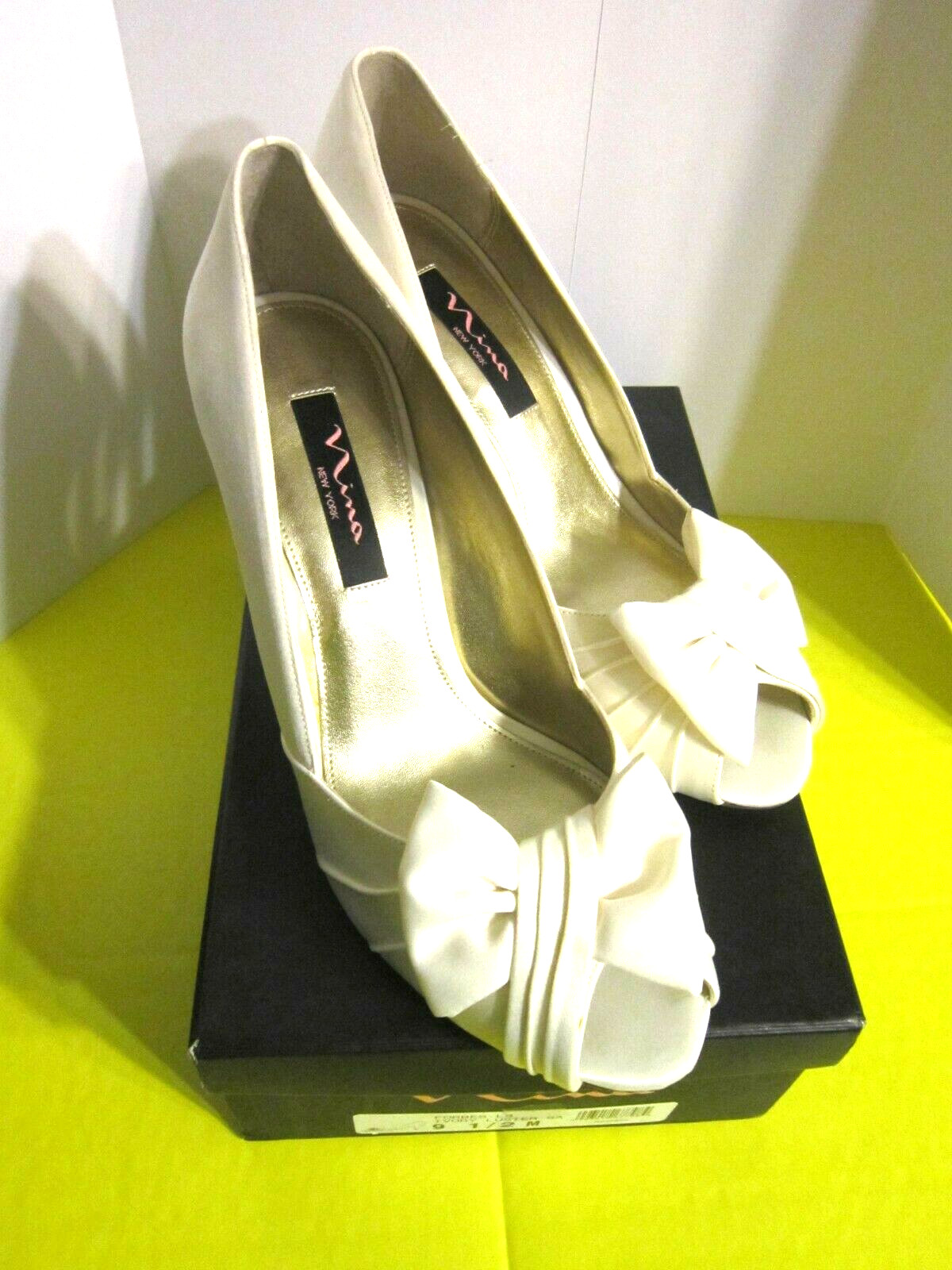 Nina Forbes Women's Peep Toe Classic Heel Pumps I… - image 1