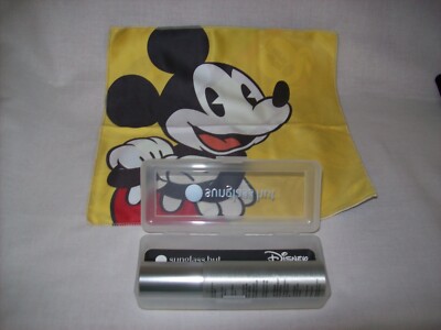 Disney Mickey Sunglass Hut & The Fab 5 Limited Cleaning Cloth Kit New with Case
