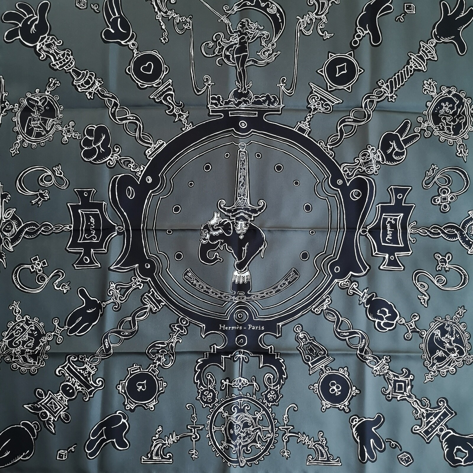 Serio Ludere - Hermès Scarf Details | Scarf Sage