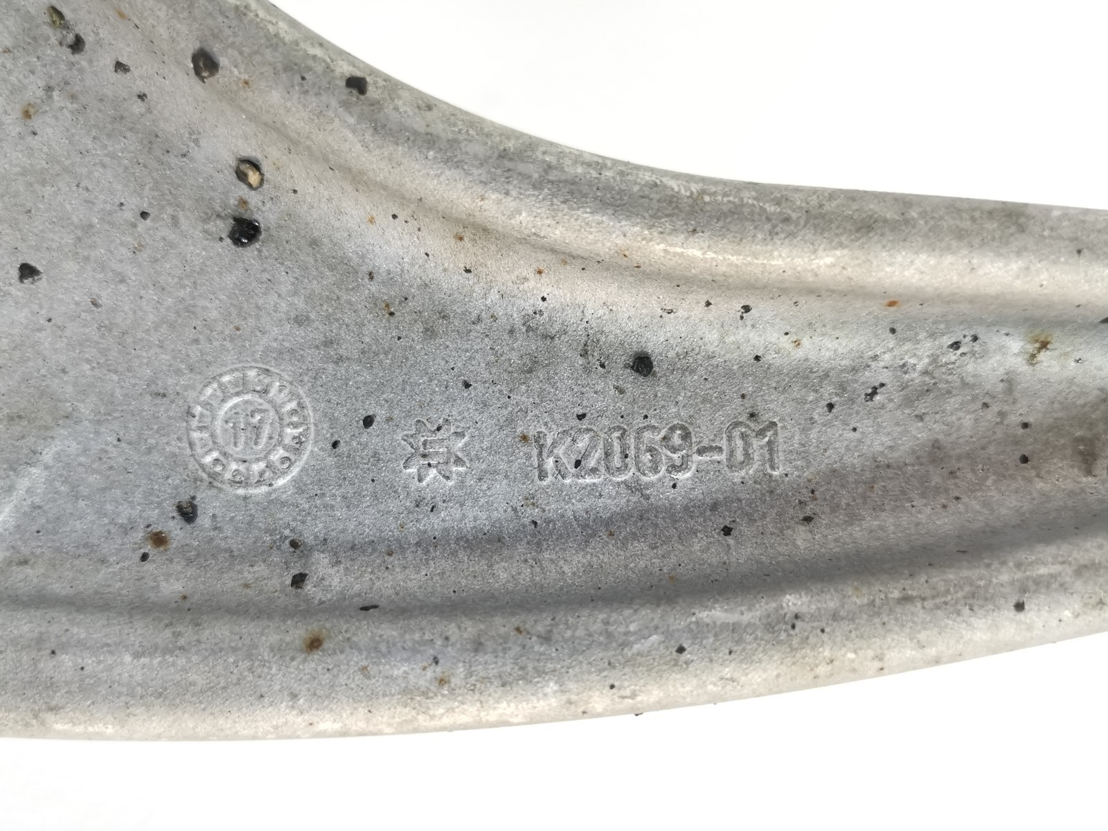 Maserati Levante 2018 Front Right Upper Control arm P/N 670031994