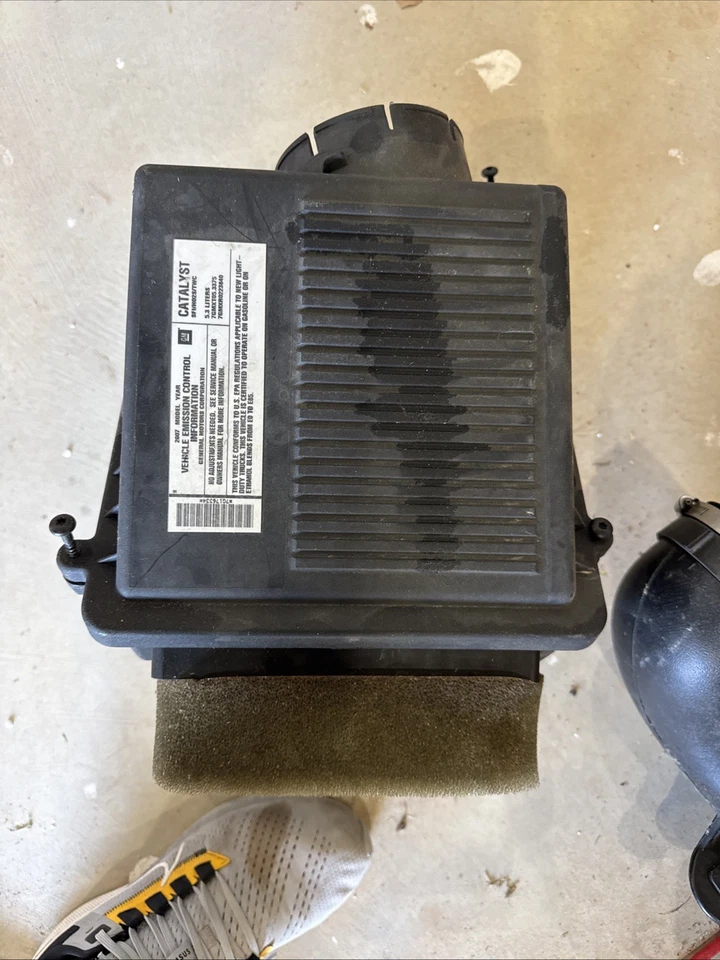 Stock 2007 And Up Chevrolet Avalanche Intake With K&N Filter - Image 4 of 4