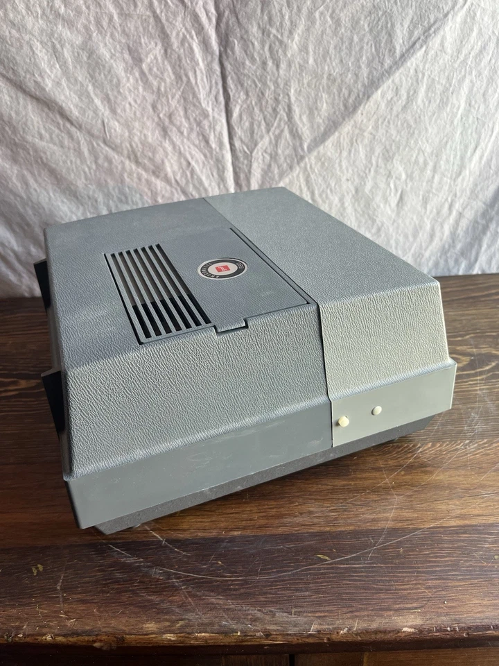 GAF Anscomatic 680 Slide Projector Tested - Image 3 of 4