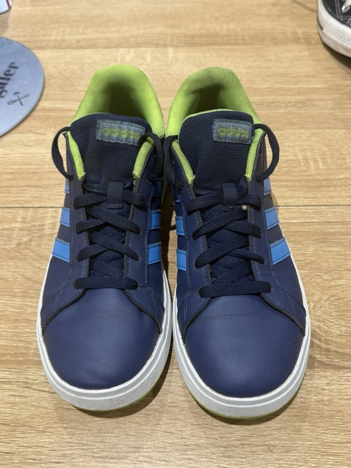 adidas Baskets homme EU 39 bleu marine/bleu/vert, semelle blanche, lacets - Photo 1/3