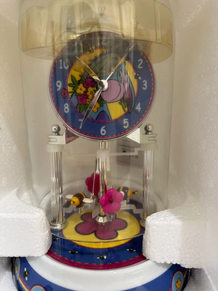 Reloj Aniversario Disney Eeyore Winnie the Pooh Funcionamiento Coleccionable Foto 2 de 4